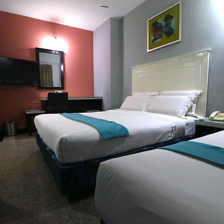 Hotel Sri Пучонг Екстер'єр фото