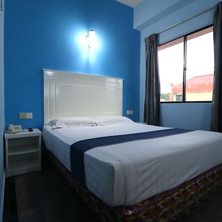 Hotel Sri Пучонг Екстер'єр фото