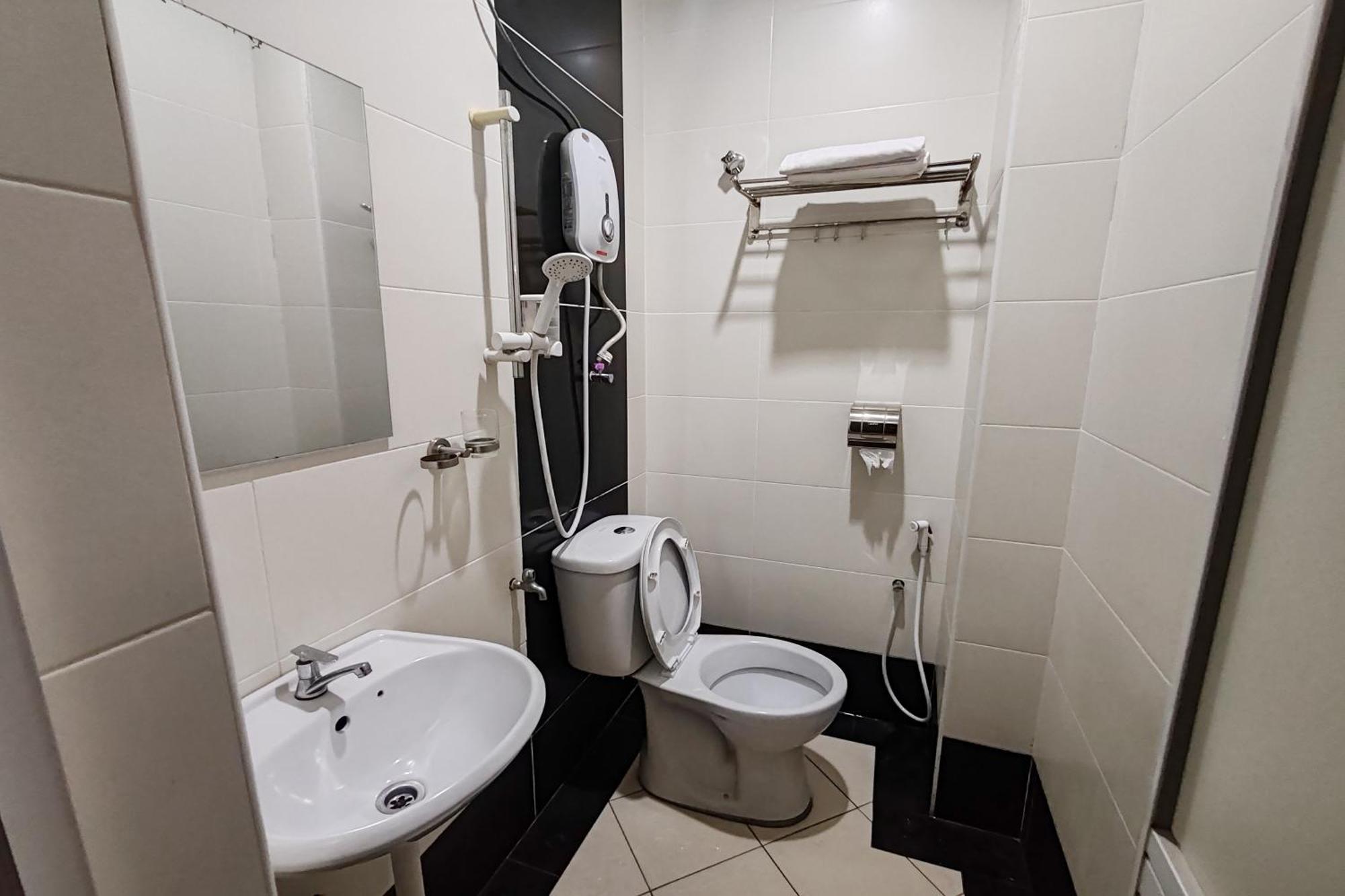 Hotel Sri Пучонг Екстер'єр фото