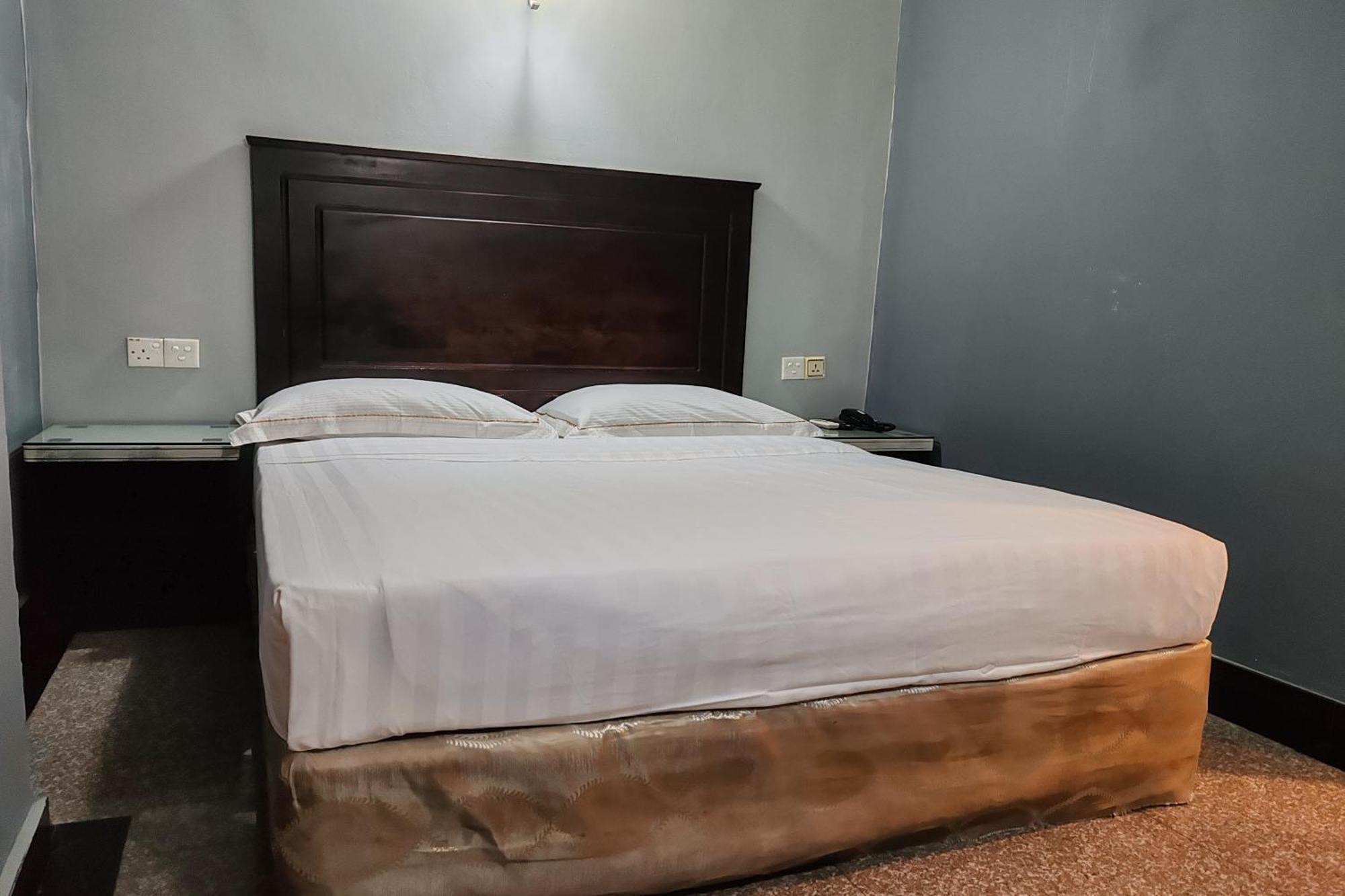 Hotel Sri Пучонг Екстер'єр фото