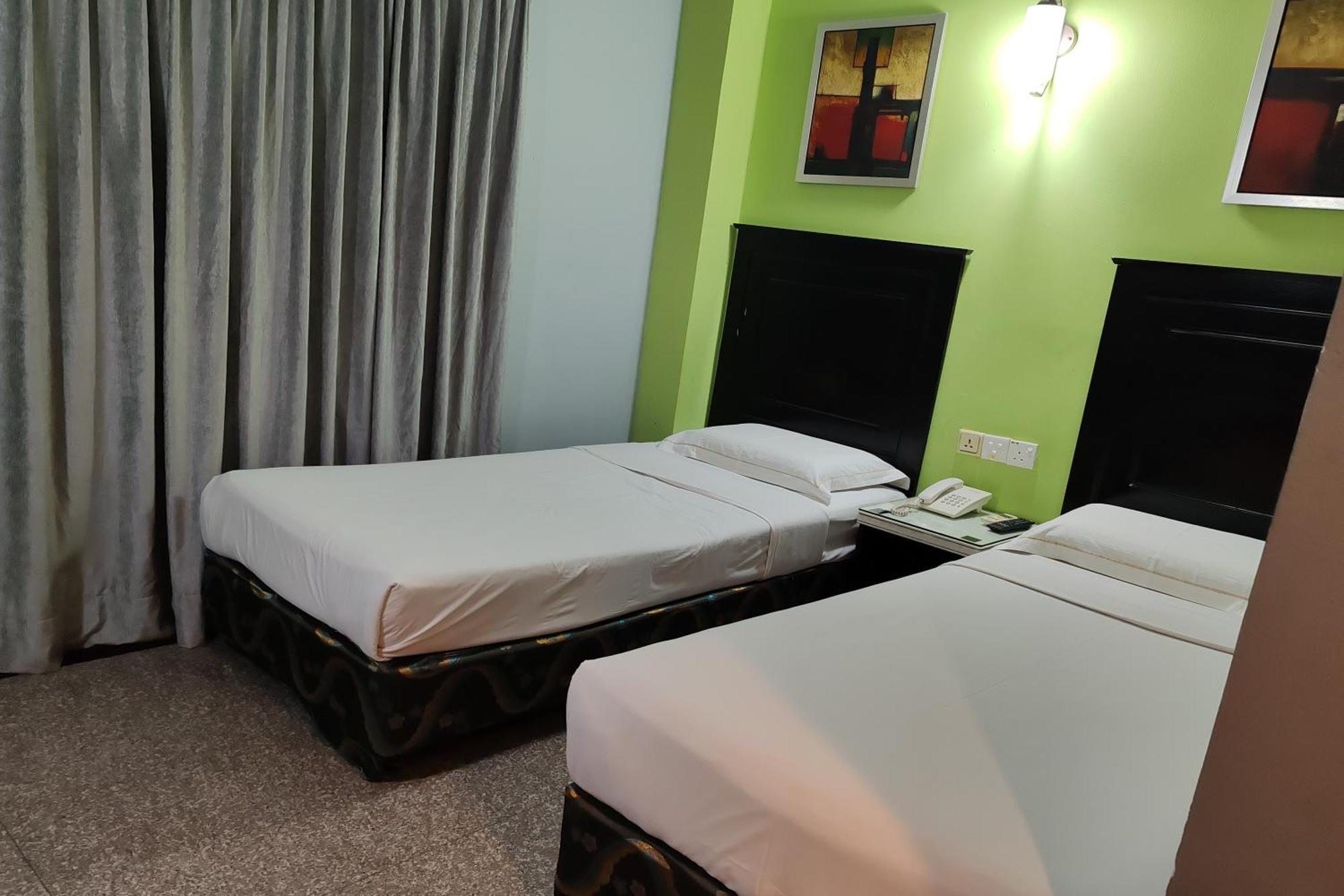 Hotel Sri Пучонг Екстер'єр фото