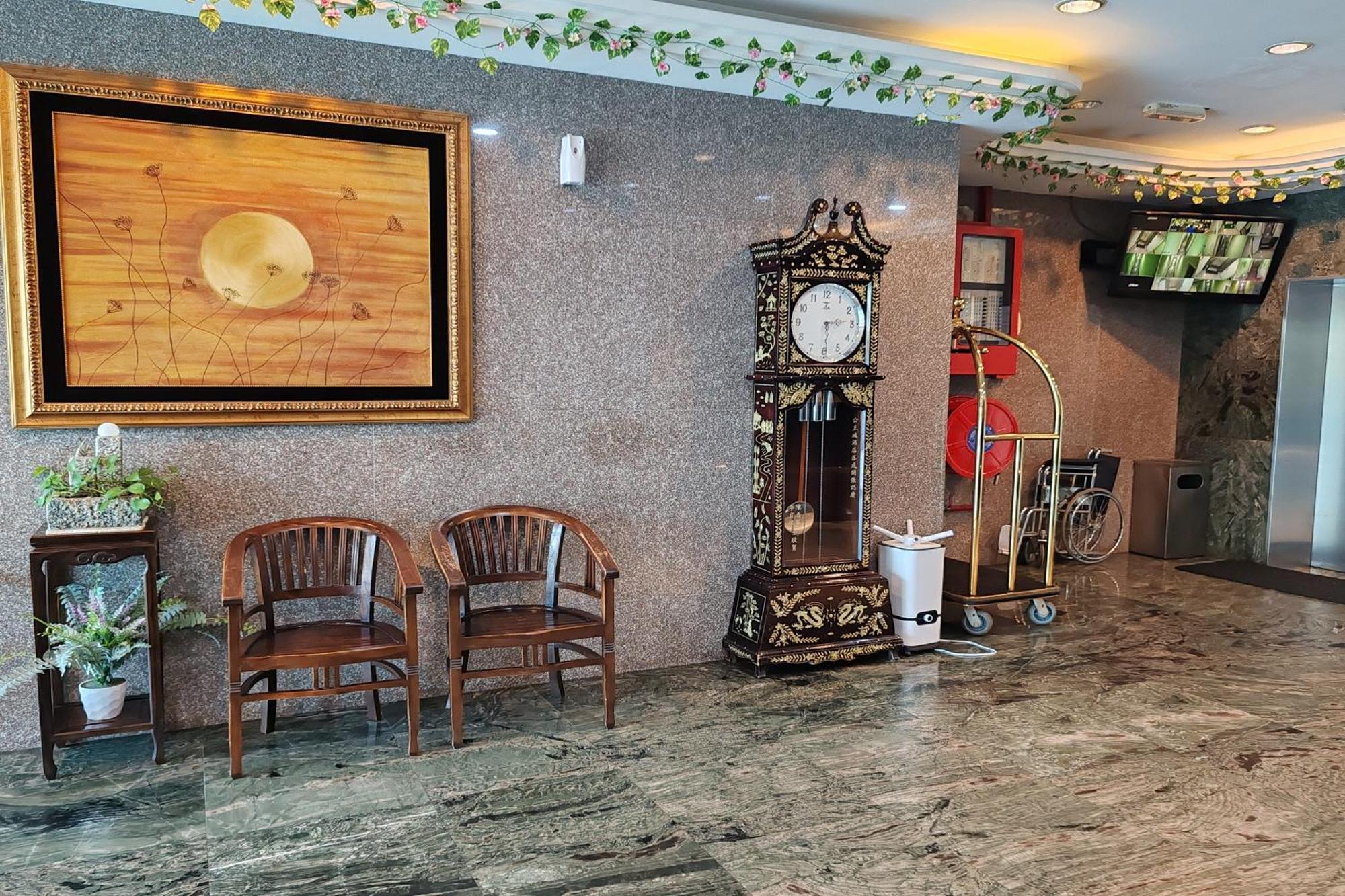 Hotel Sri Пучонг Екстер'єр фото