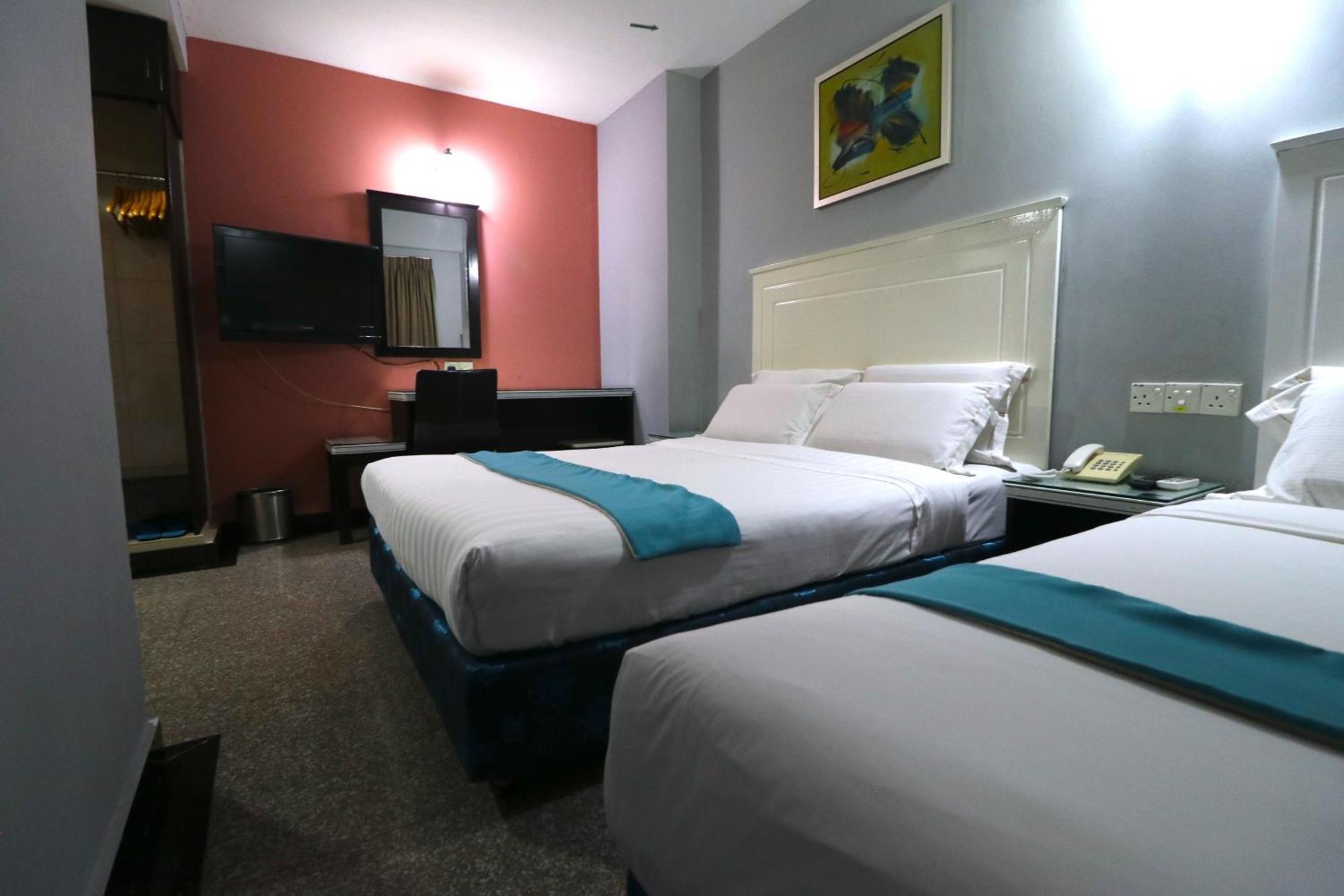 Hotel Sri Пучонг Екстер'єр фото