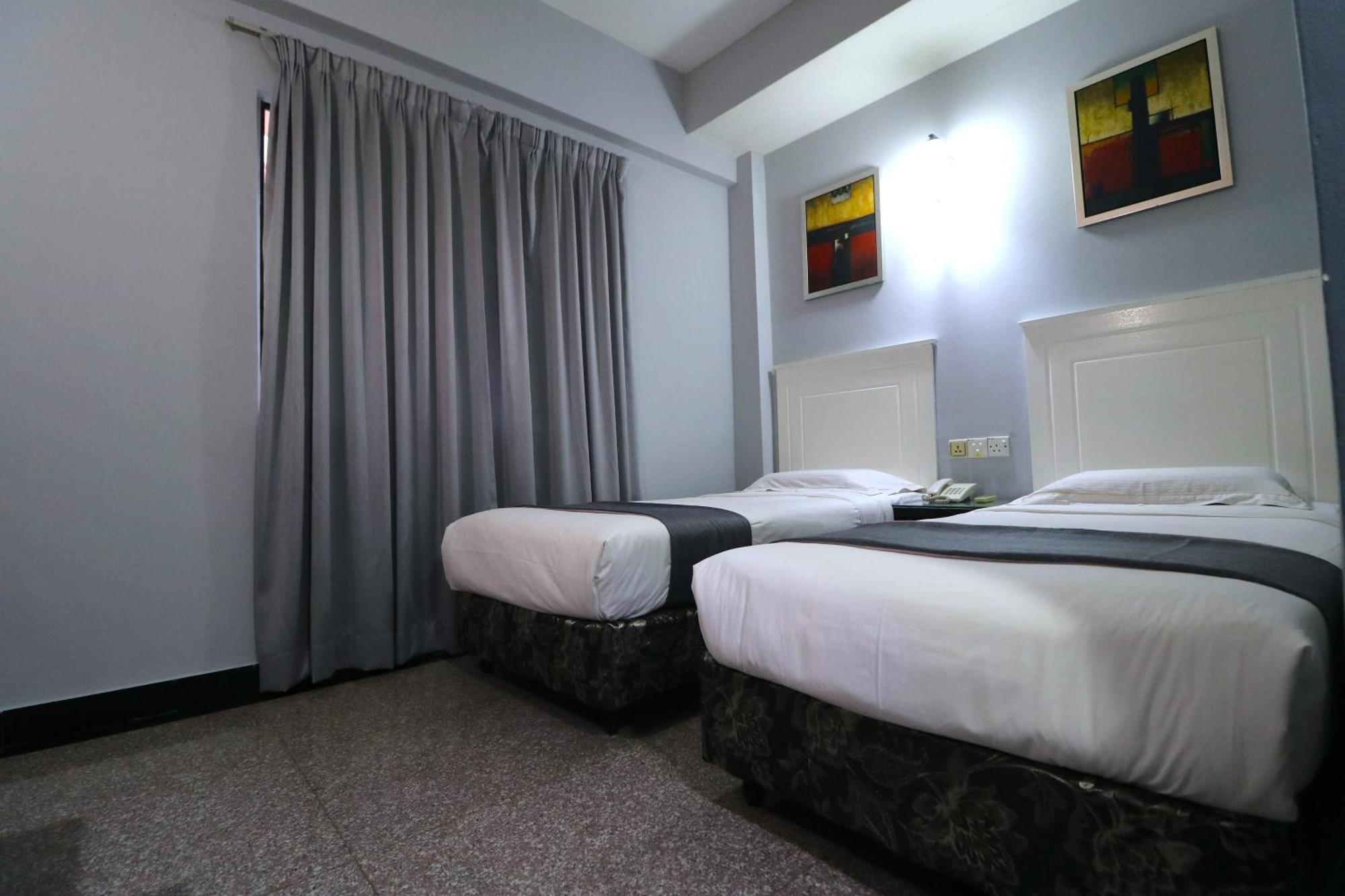 Hotel Sri Пучонг Екстер'єр фото