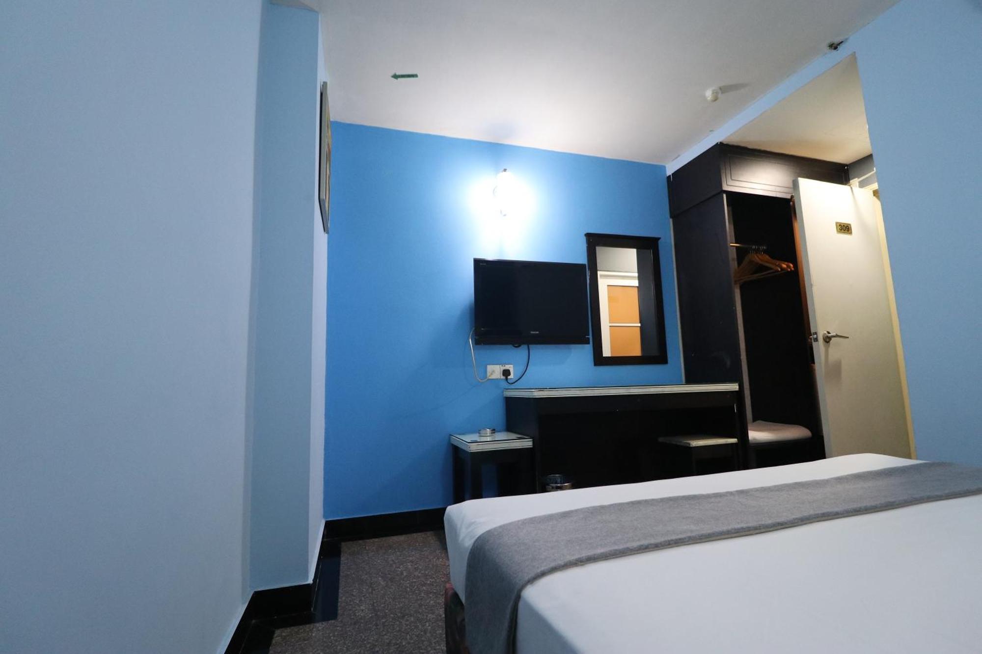Hotel Sri Пучонг Екстер'єр фото