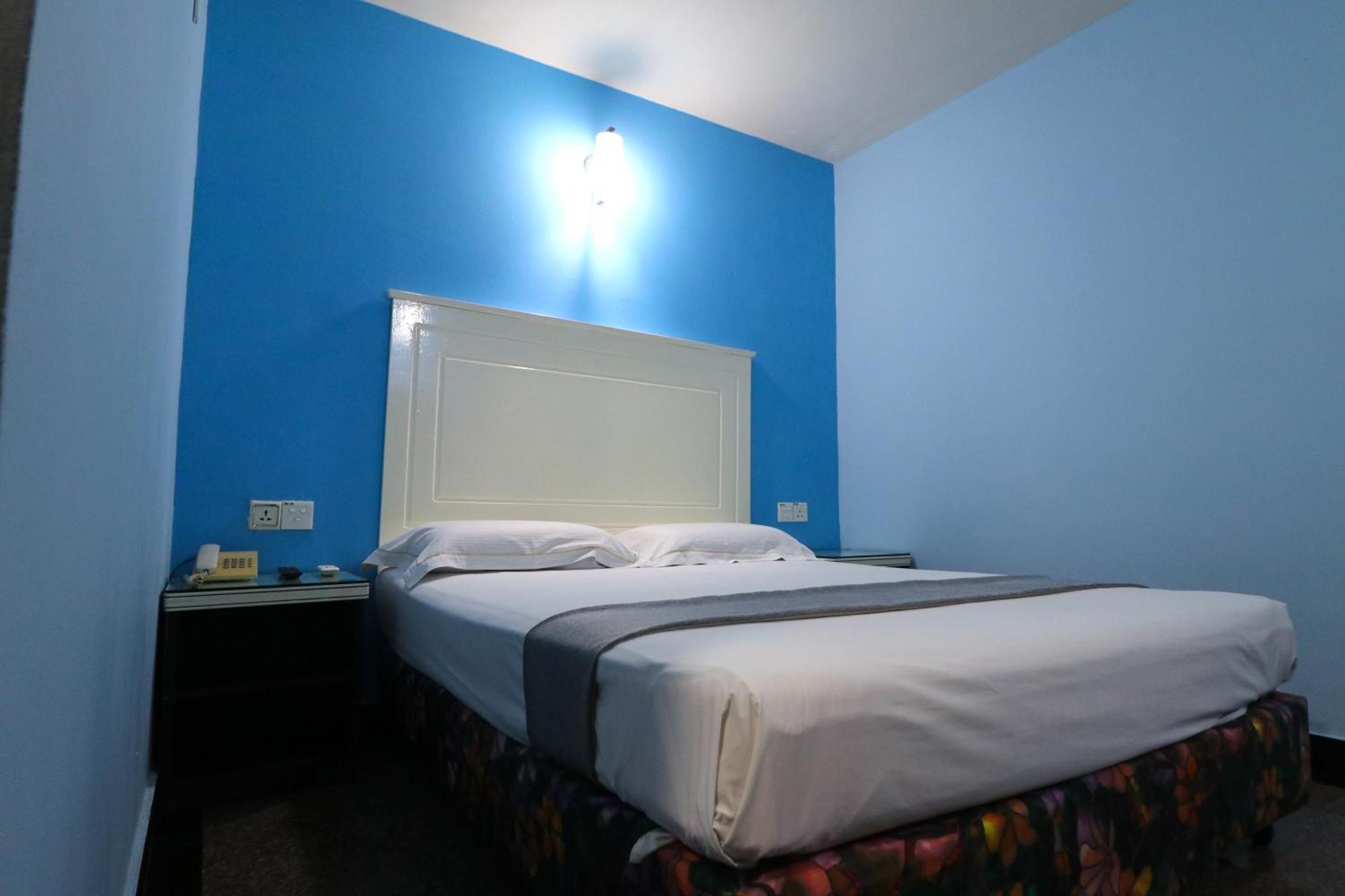 Hotel Sri Пучонг Екстер'єр фото